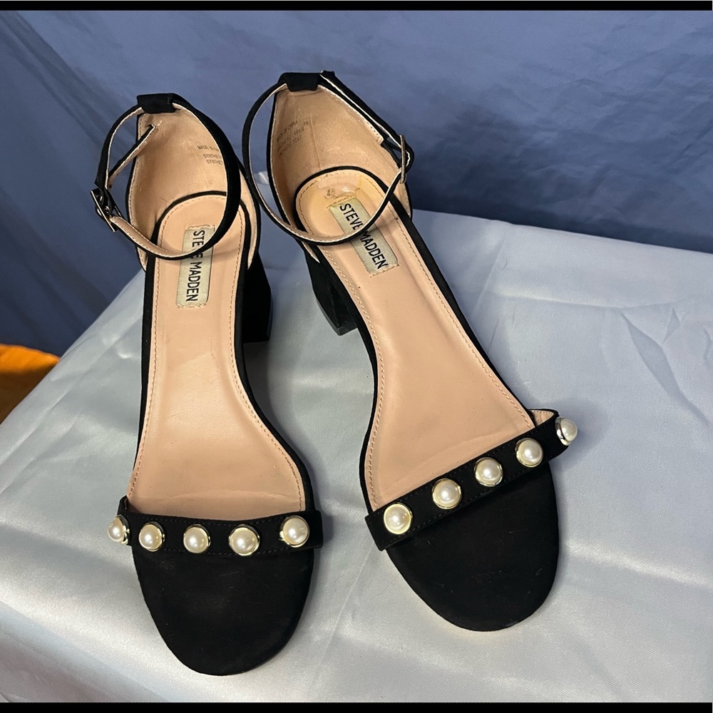STEVE MADDEN Black and Pearl, block-healed, sandal heels.